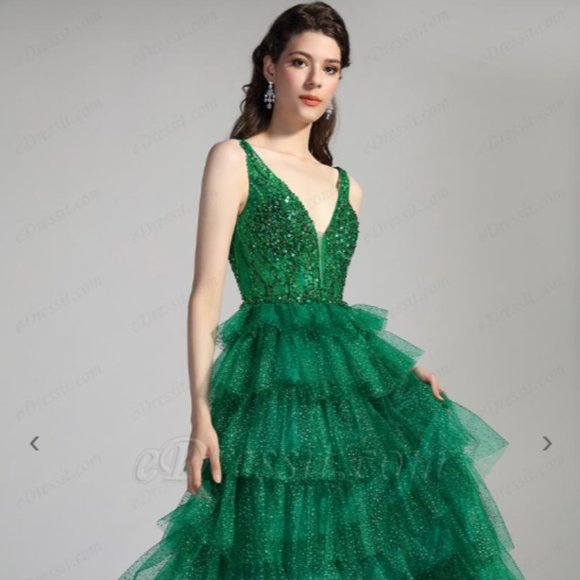 Green V-Cut Beaded Shiny Layers Party Cake Dress - Like New - Picture 3 of 11
